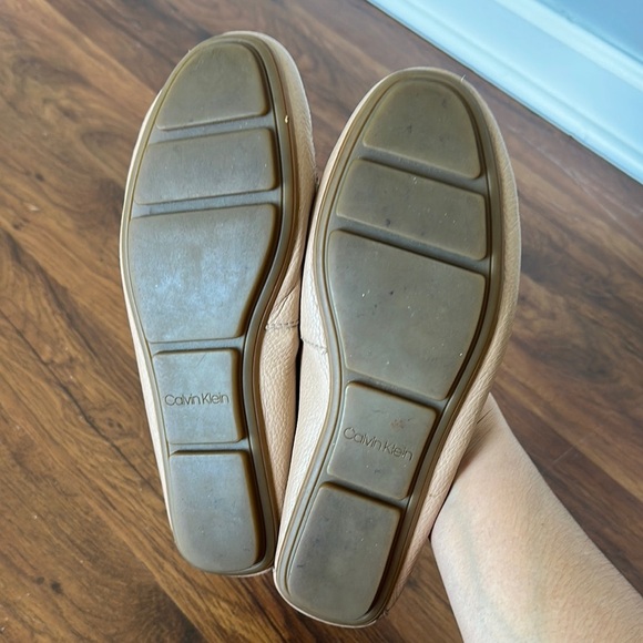 Calvin Klein Tan Flats Timeless Comfort - Picture 8 of 8